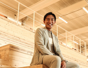Momota Finds a Voice in Paris