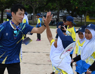 Chan Inspires Next-Gen at AirBadminton Initiative